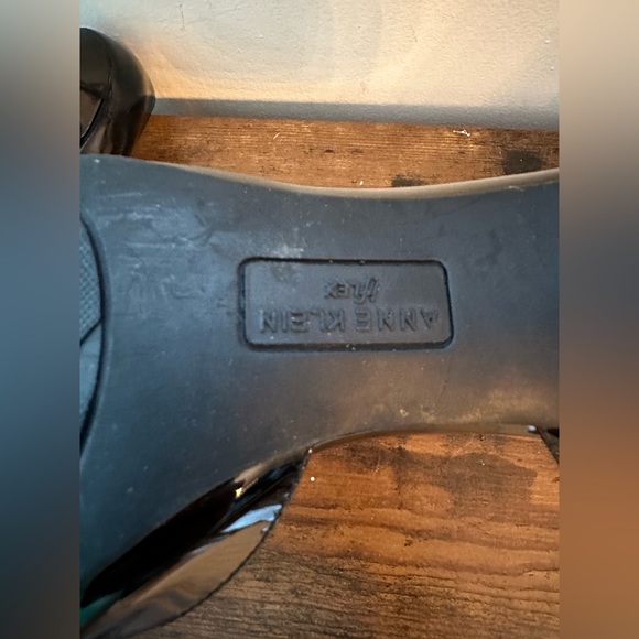 Like new! Ann Klein iflex black patent leather d’orsey heels size 6m - Picture 2 of 10